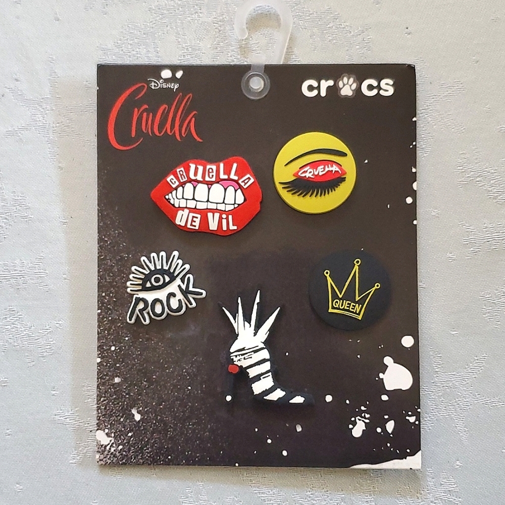 NIP New Disney Cruella De Ville Crocs Set of (5) Jibbitz Shoe Charms